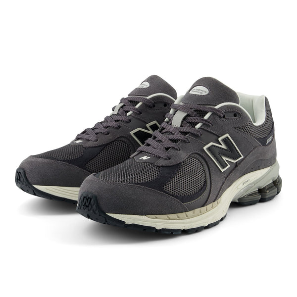 New Balance M2002R